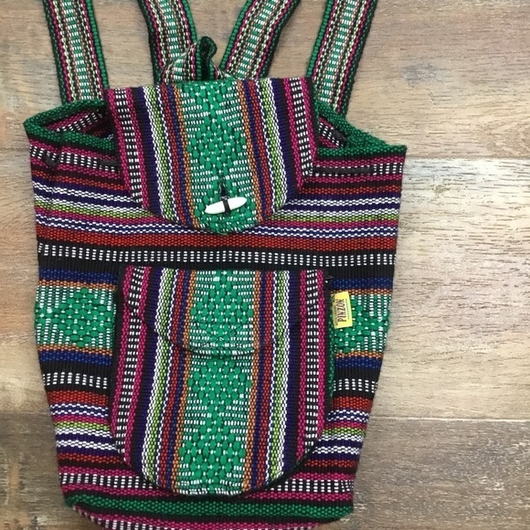 ARTESANIAS Mr Pinzon. Woven Mexican Backpack Multicolored Midsize - Picture 4 of 8